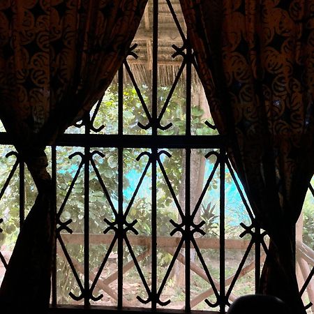 Sazani Beach Lodge And Tidal Lounge Нунгви Екстериор снимка