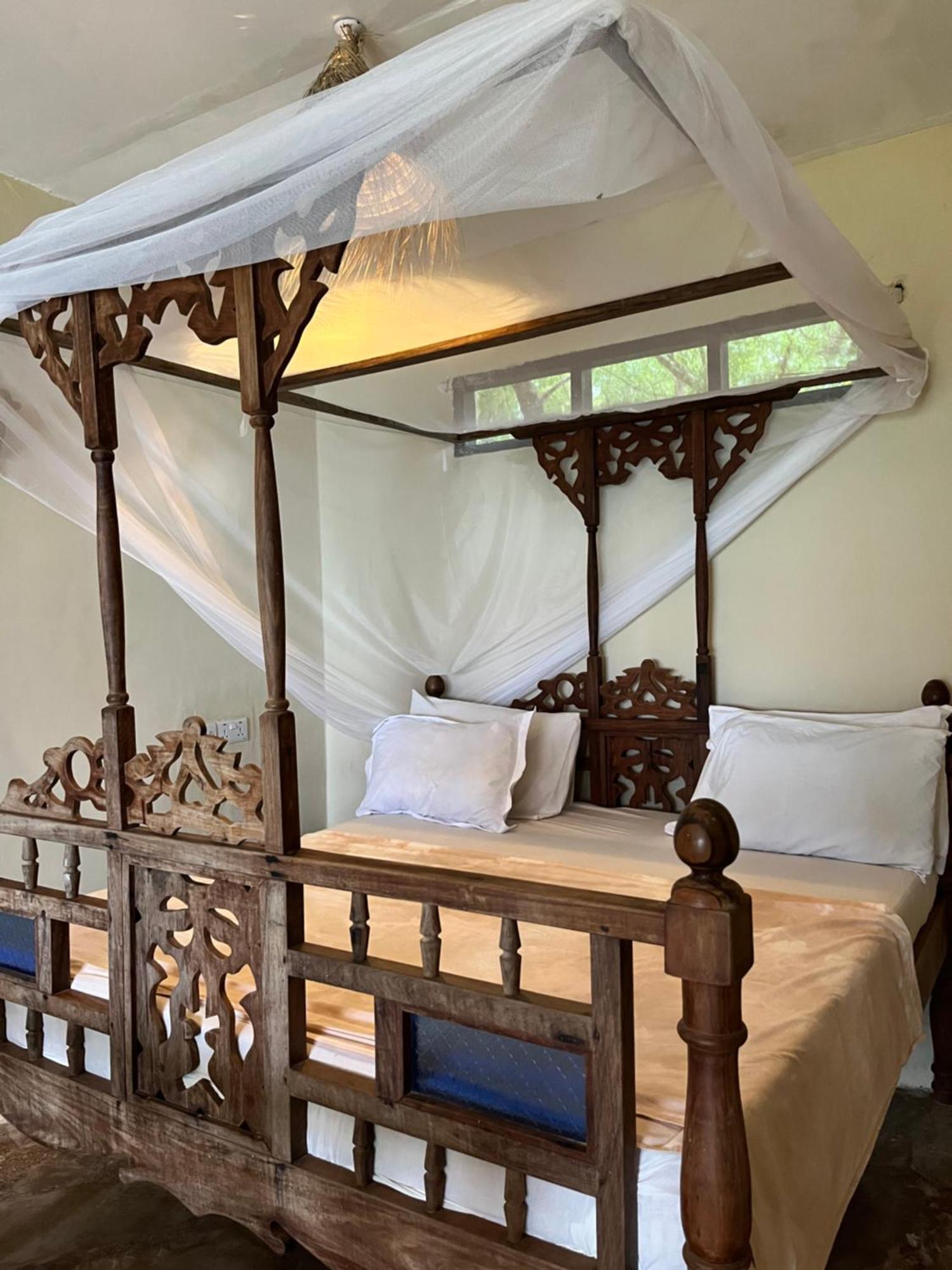 Sazani Beach Lodge And Tidal Lounge Нунгви Екстериор снимка