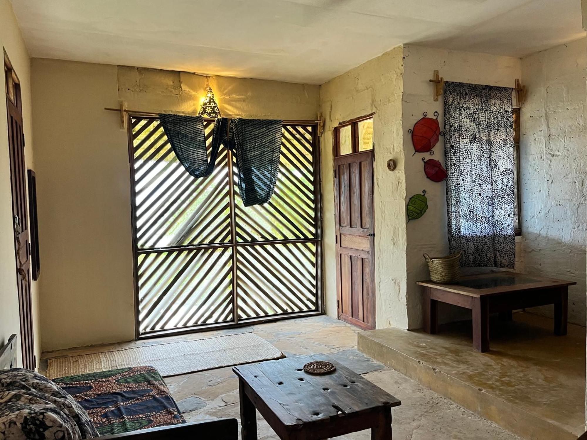 Sazani Beach Lodge And Tidal Lounge Нунгви Екстериор снимка