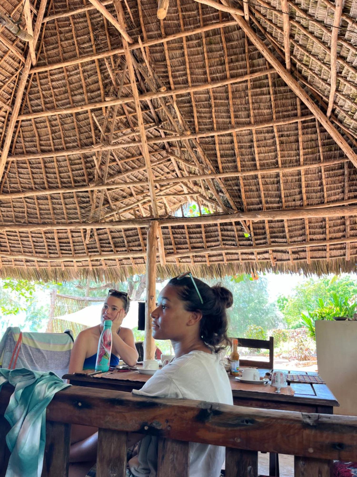 Sazani Beach Lodge And Tidal Lounge Нунгви Екстериор снимка
