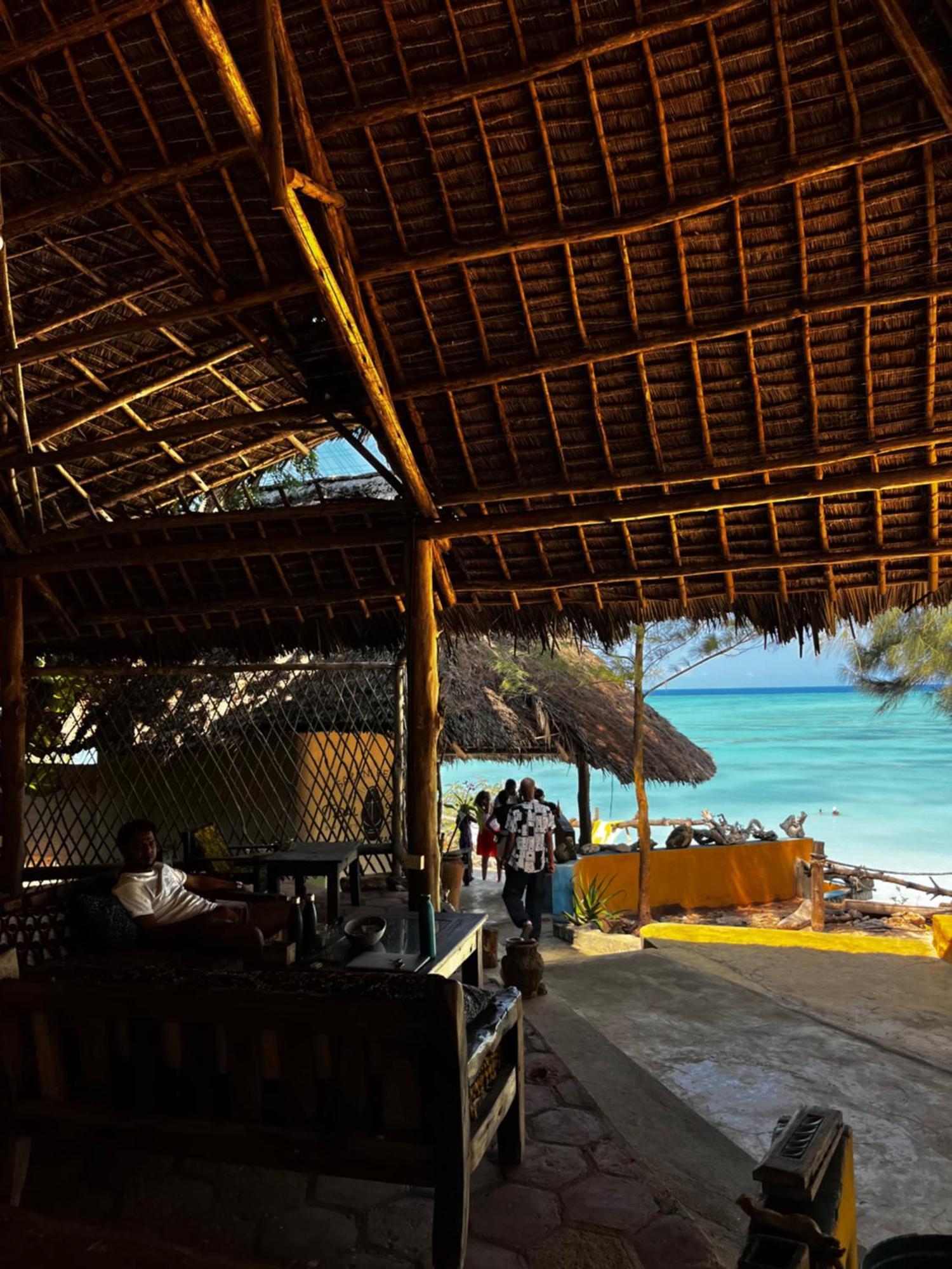 Sazani Beach Lodge And Tidal Lounge Нунгви Екстериор снимка