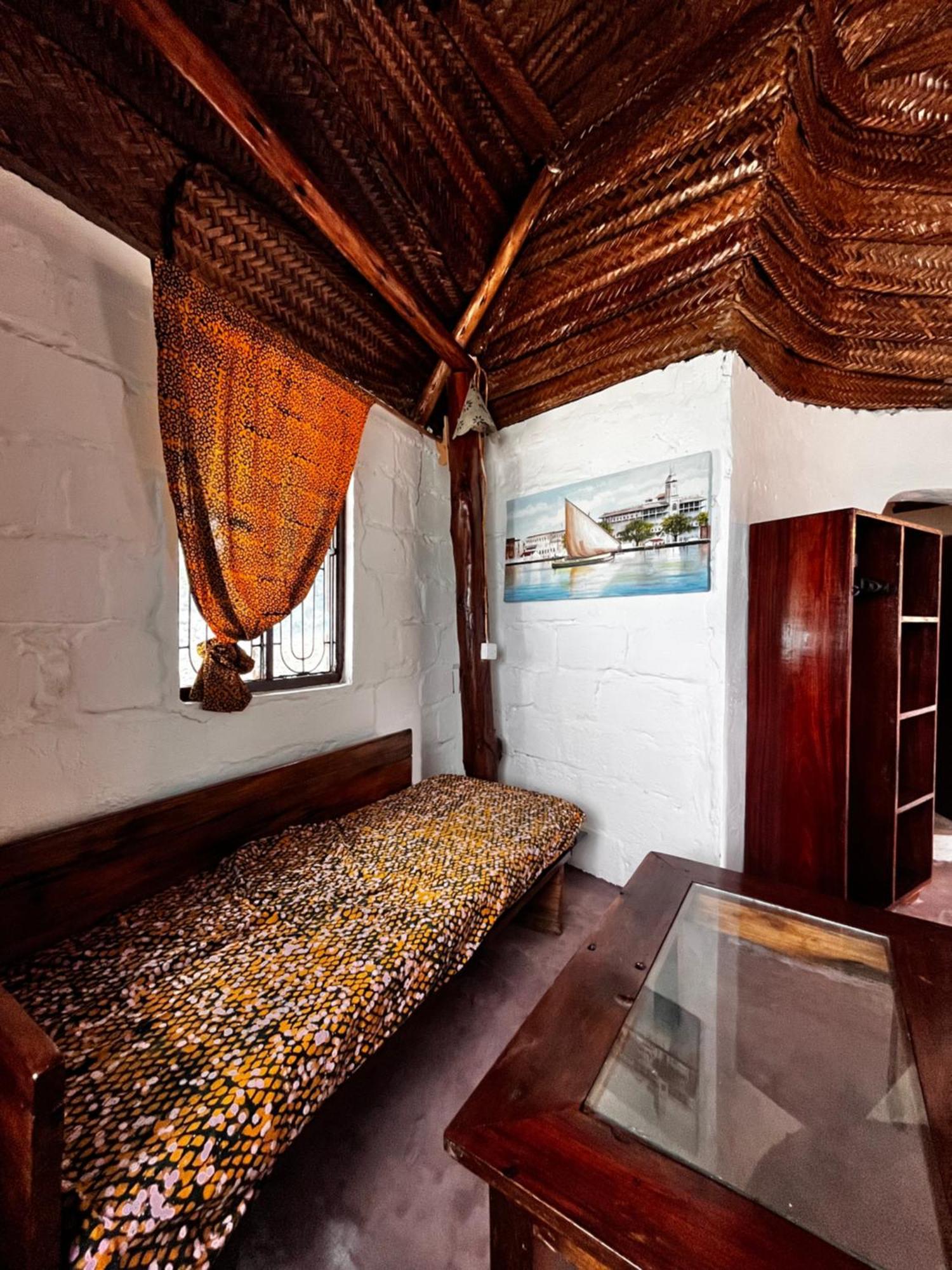 Sazani Beach Lodge And Tidal Lounge Нунгви Екстериор снимка