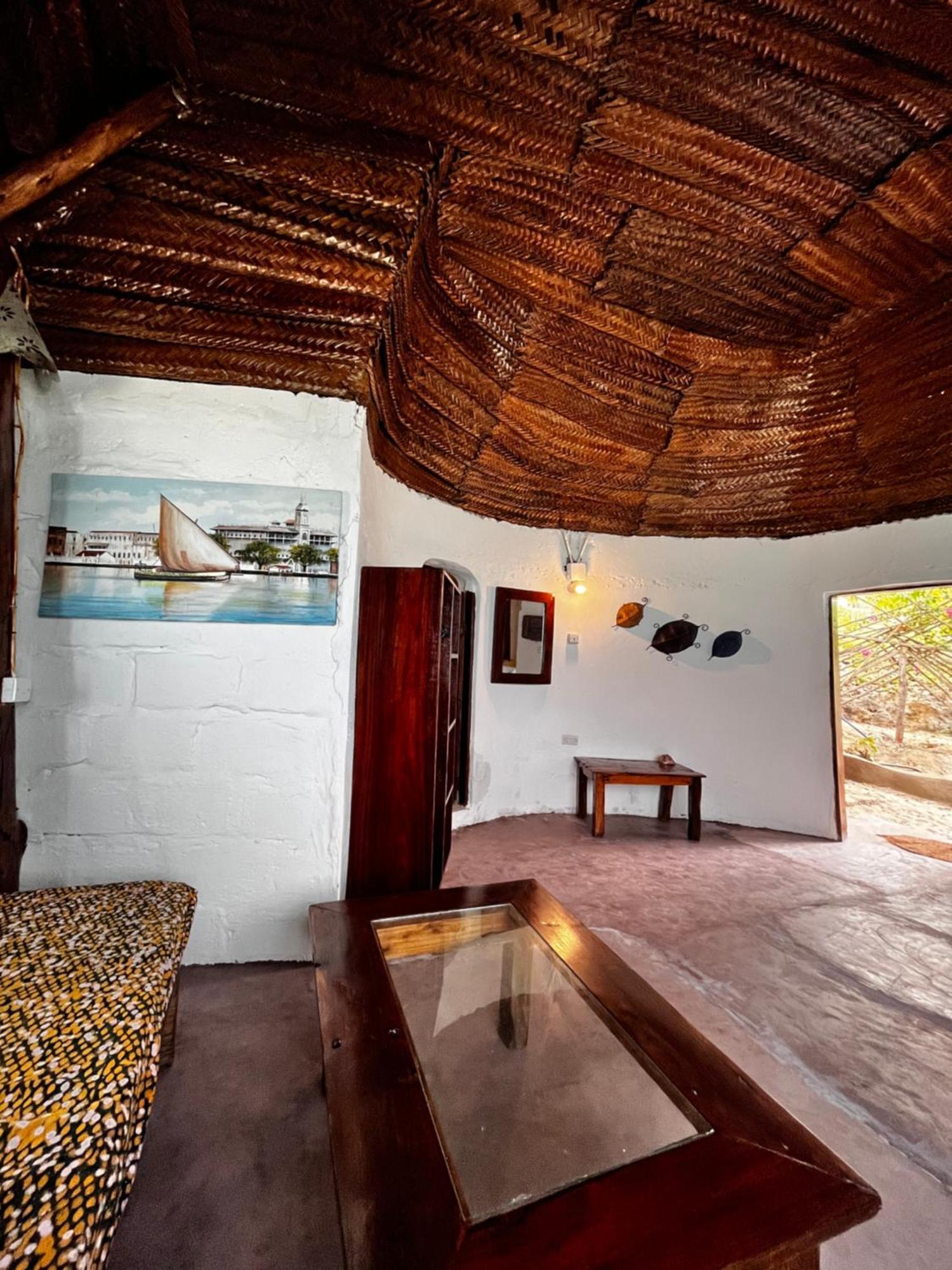 Sazani Beach Lodge And Tidal Lounge Нунгви Екстериор снимка
