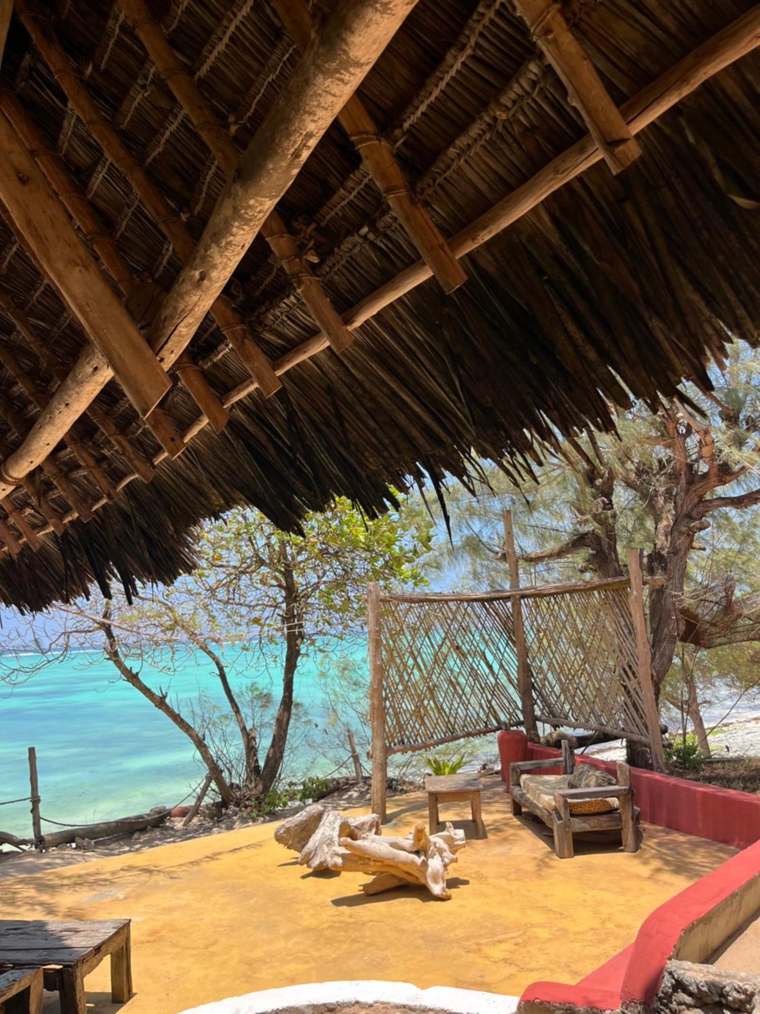 Sazani Beach Lodge And Tidal Lounge Нунгви Екстериор снимка